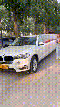 搞笑GIF趣图：当你打车时遇到豪车后！_那只小
