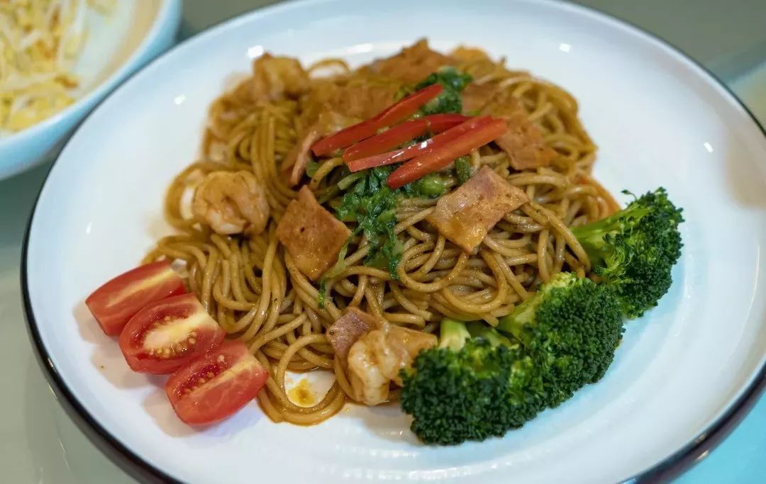烤鸭人均消费_北京烤鸭图片