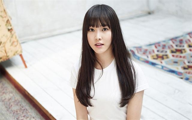 两个人腿绑在一起痛哭猜成语_两个人在一起的图片(2)