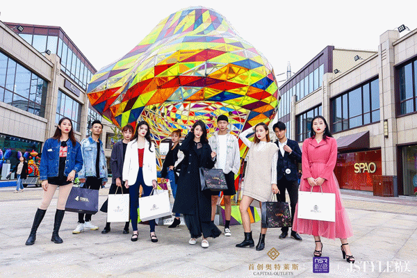 在这里,你可以看到 冷艳的气质御姐,身材美到炸裂; 你可以看到, 清新