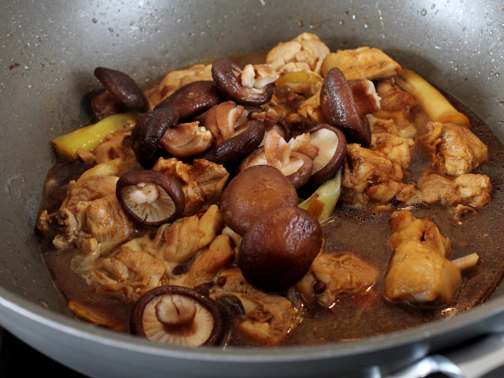 在家怎么自己做黄焖鸡 aefe4bf521e84fcab2144e0abafffb1e.jpeg