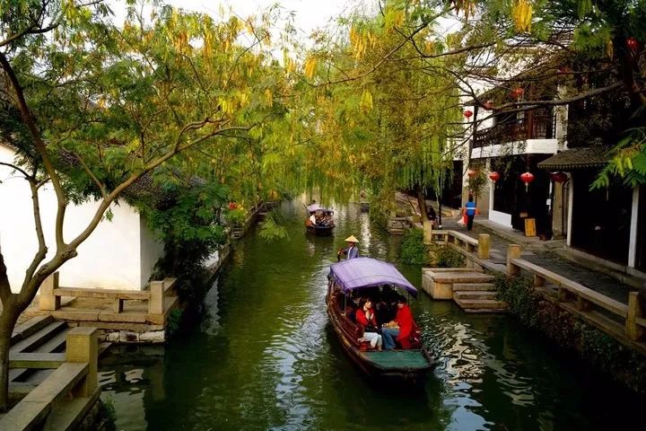 谢冰莹《小桥流水人家》