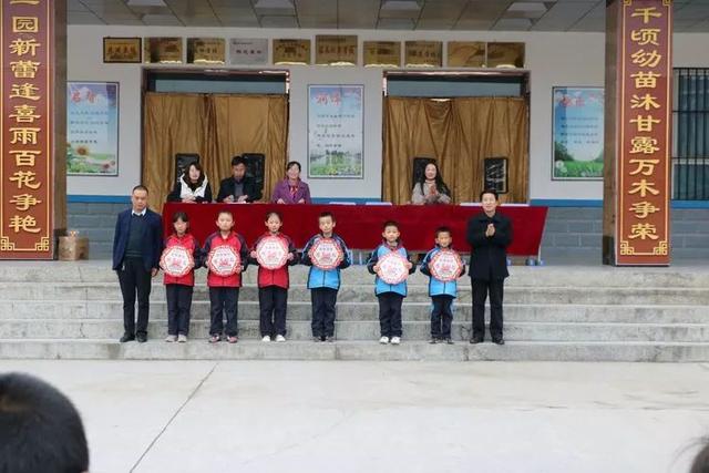 西关小学校长常辉做了总结发言,他强调西关小学一贯高度重视民族团结