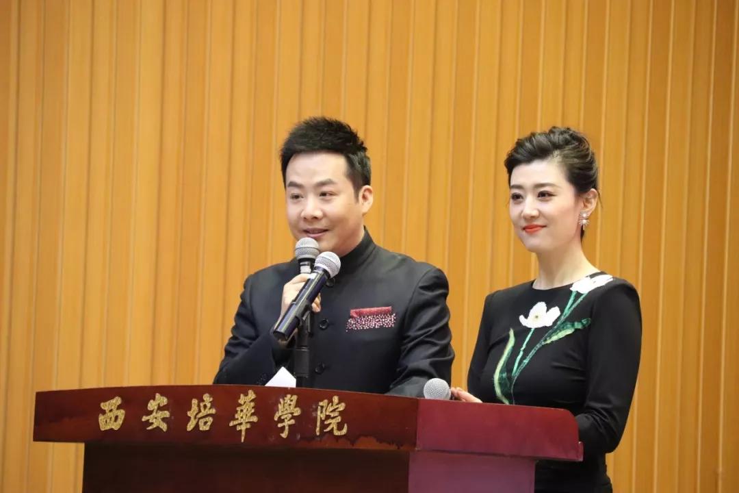 徐杰(左) 刘芳(右) 颁奖典礼由著名主持人徐杰,刘芳担任主持.