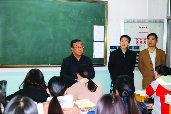 离石师范校长马林办好让人民满意的教育