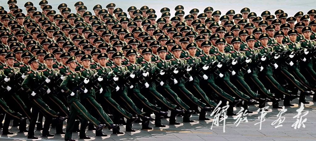 珍藏|《解放军画报》全景式记录国庆70周年阅兵盛典