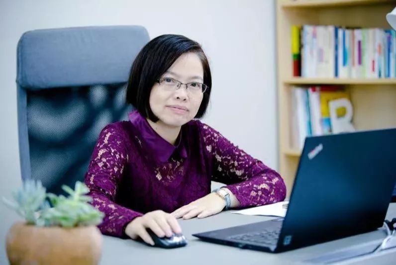 闵行区七宝镇明强小学校长姚凤主讲嘉宾为各位家长解惑释焦焦虑和焦点