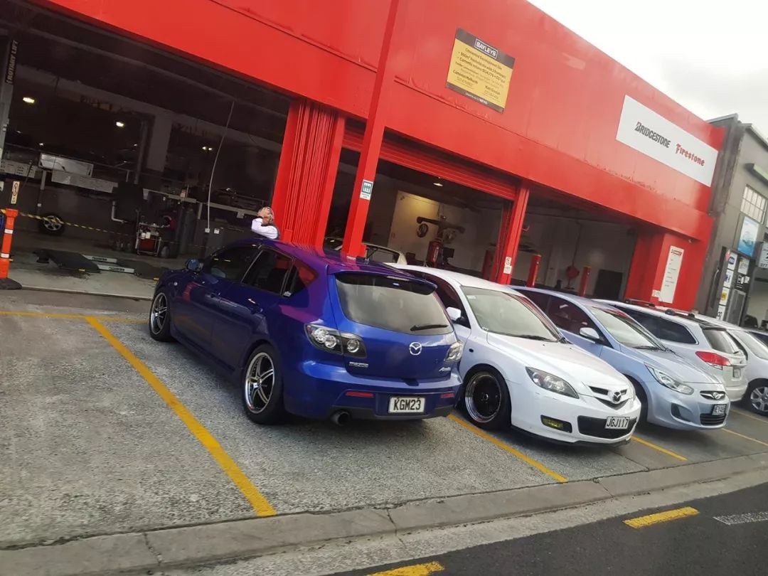 人均私家车_私家车图片
