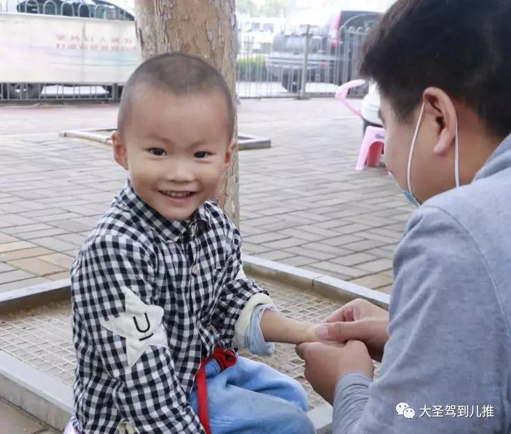 大圣驾到小儿推拿：爱在济南丨大圣驾到小儿推拿走进社区，为孩子的健康助力