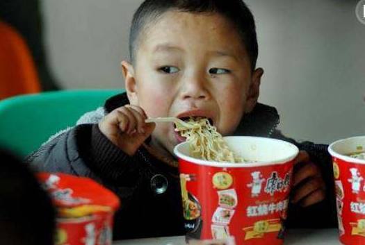 「蓝象宝贝育儿」育儿专家：难怪孩子不发育，它是“身高杀手”，家长还再给孩子吃