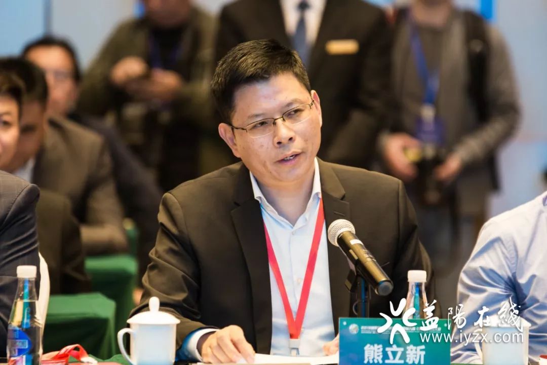 政法关注全球湖南商会会长座谈会在益阳召开黄兰香出席并讲话