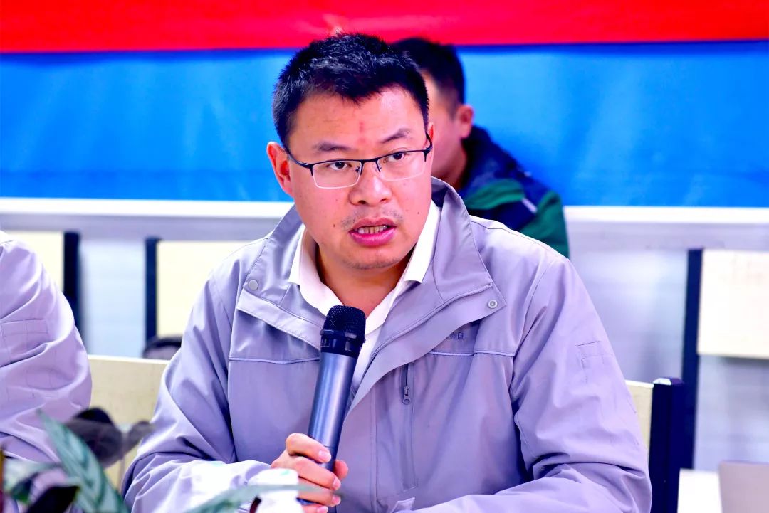 安装质量工程师杜海光安装质量工程师杜海光就项目现场的安装和深化