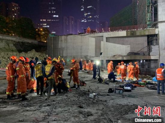 贵阳工地垮塌被困人员全部找到：8人遇难，2人受伤