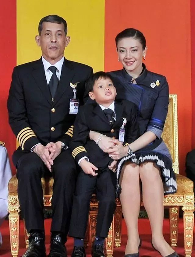 突发泰国国王宣布废除王妃一切头衔扒一扒泰王历次婚姻