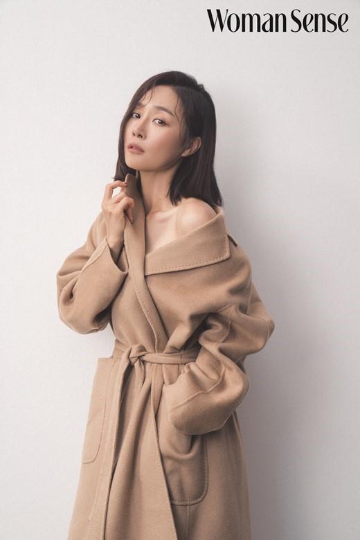 韩国女艺人文正熙最新时装杂志写真曝光