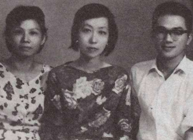 �Ű�����ص�Ů�ӣ�����ĸ�Ŵ������������������������� ...