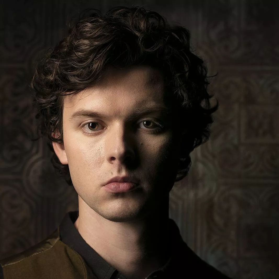 【站点任选】他吻醒了睡美人,盖伦船长的童话