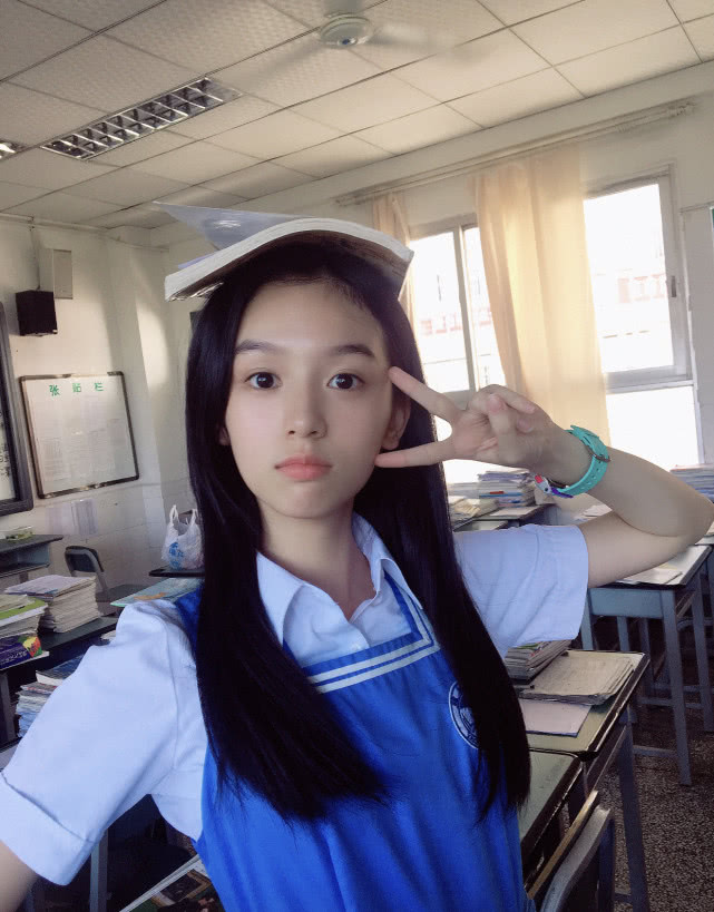 原创少年的你热度持续上升女二号魏莱扮演者走红资料私照被扒