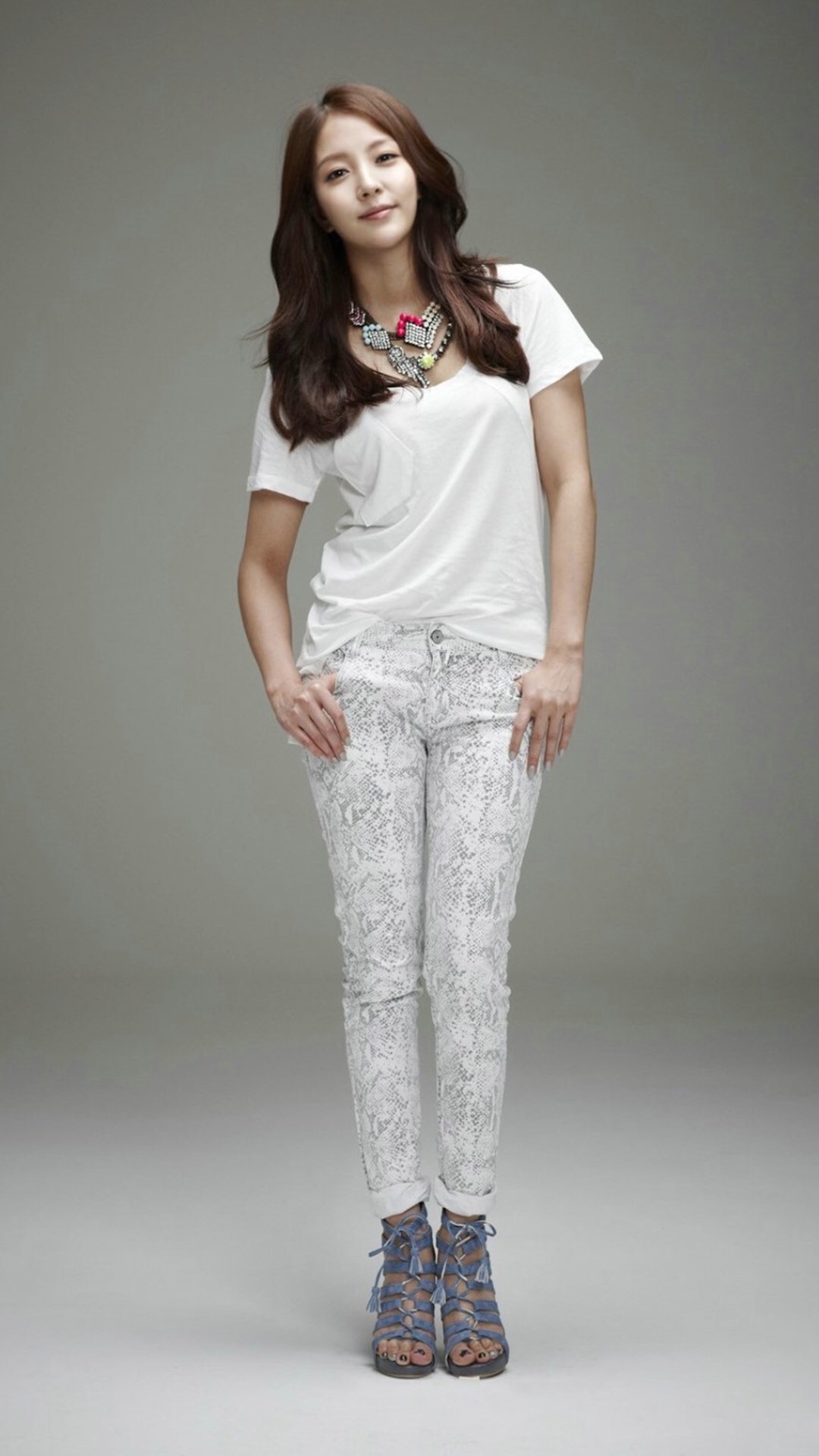 TXT组合,进入美国billboard多个排行榜前列赞根