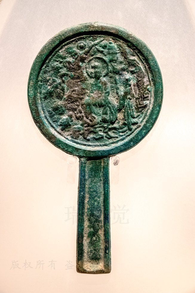古代铜镜：早已照不出人脸了，却能卖出1495万元的高价_纹饰