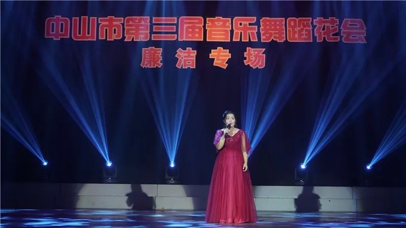 独唱《安堂我的家》表演:谢韬方,黄佩仪,黄曦,刘美晨,吴薇妮,罗雨