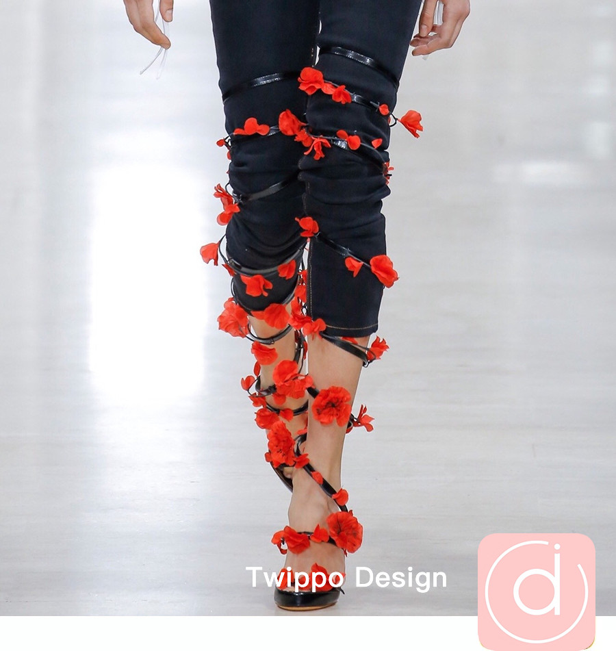 每周设计欣赏丨穿过荆棘的双腿，值得开出最鲜红的花_Bag