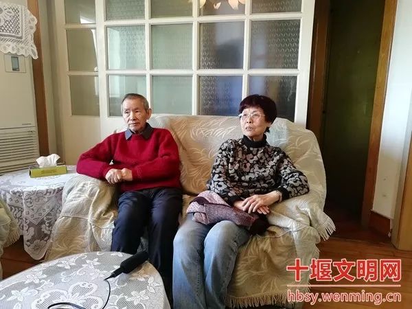 提前帮马学敏夫妇打扫房间,买菜,是东鑫大厦党支部书记徐毓琴的主意