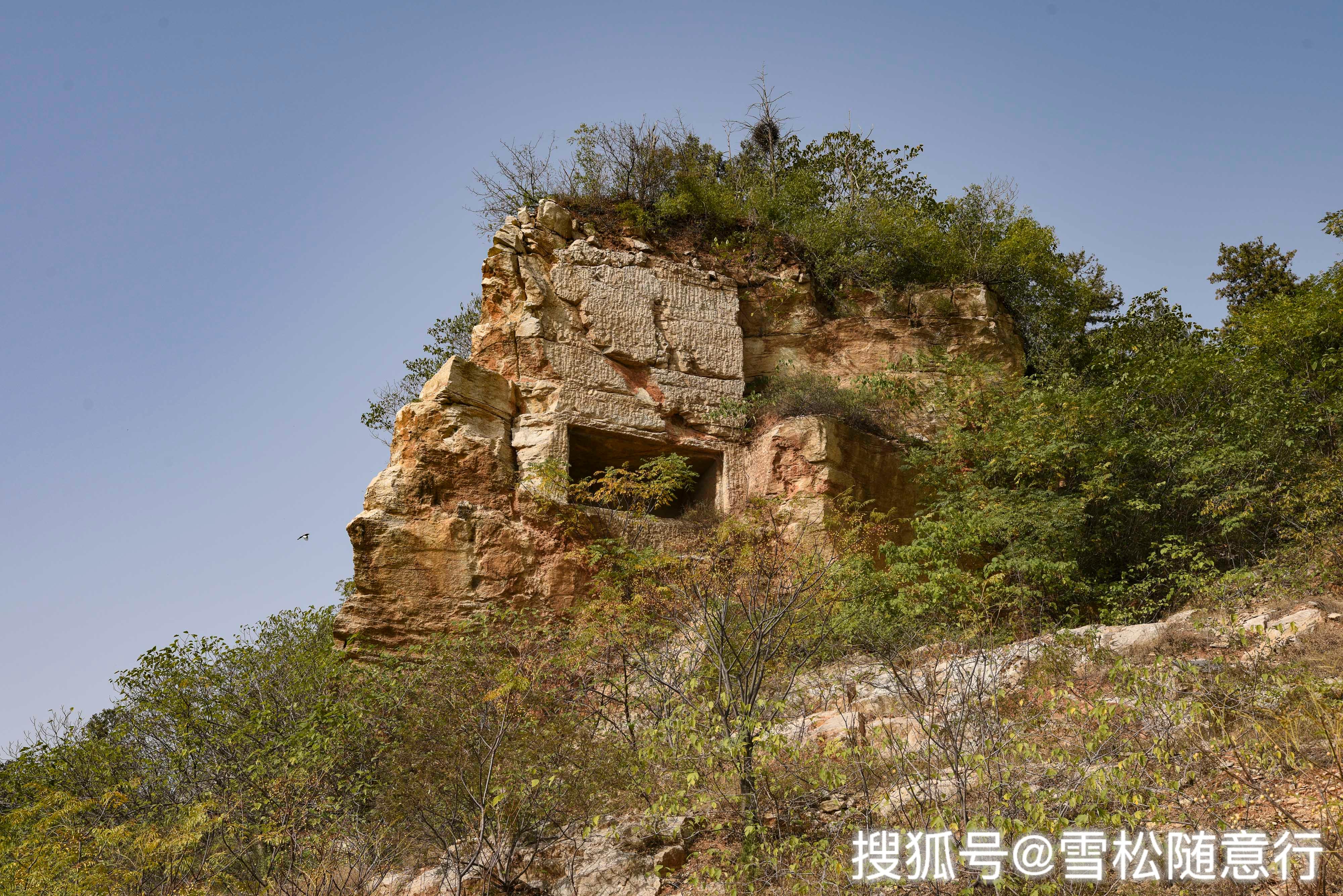 登徐州九里山北坡的火山寻找汉墓这里曾出土稀世珍宝银缕玉衣