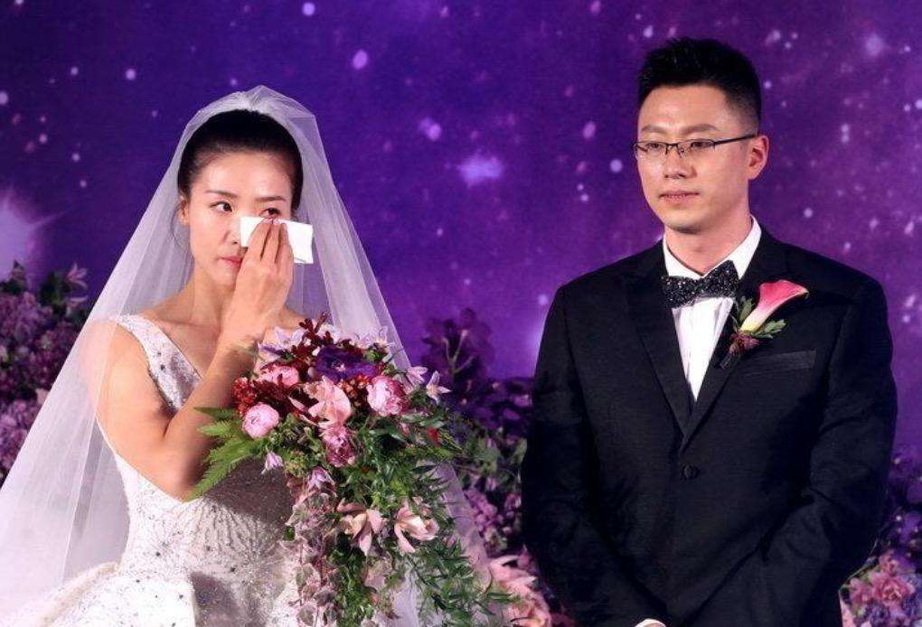 女排魏秋月终于怀孕,父母收入和职业公开,老公被女神暗恋6年! .