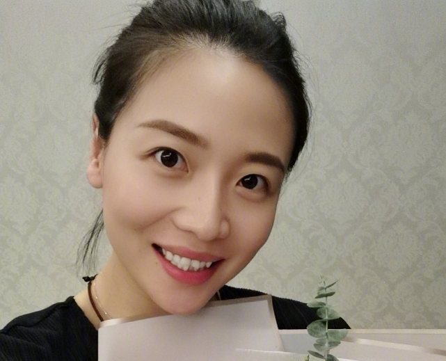 女排魏秋月终于怀孕,父母收入和职业公开,老公被女神暗恋6年! .