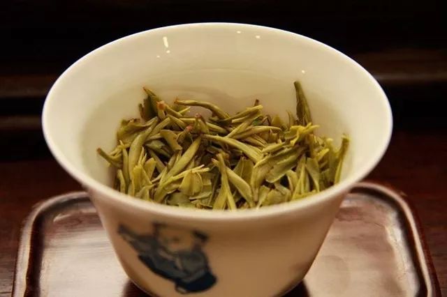 哪些茶是属于黄茶 19c78342e34a47978a6491266b789a9f.jpeg