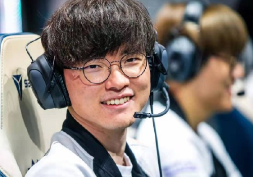 进入四强是什么态度?Faker回答自信满满,粉丝