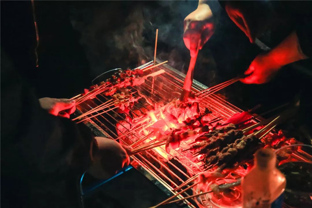 石燕湖帐篷节开幕啦!帐篷露营,沙滩热舞,欢乐烧烤,篝火晚会.