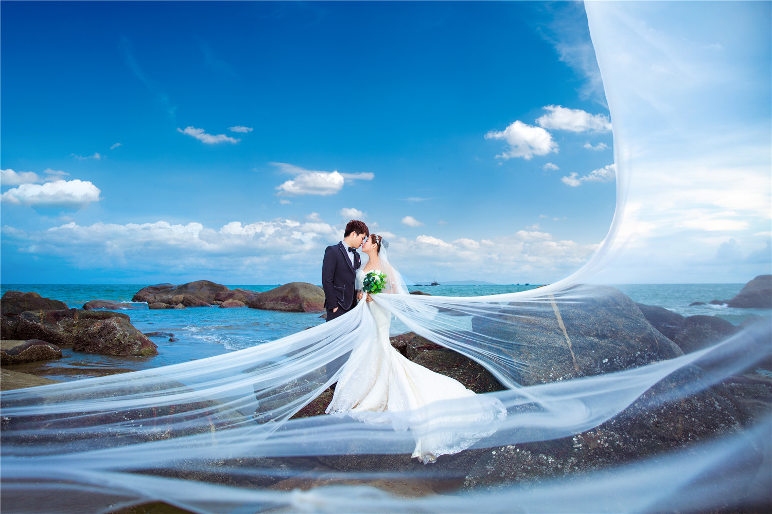 在湛江拍海景婚纱照如何拍才好看 这样肯定会好看的