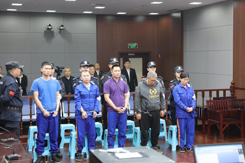 原创青岛法院对11起黑恶势力犯罪案件集中宣判
