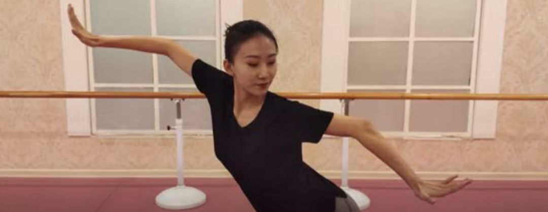 又一位美女跳的《天边》太豪迈太优美了!如痴