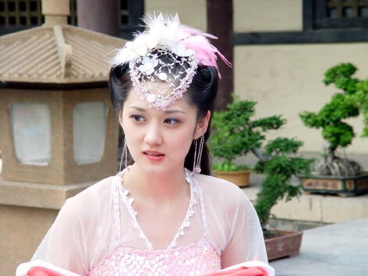 “刁蛮公主”张娜拉宣布结婚，男方是圈外人，小6岁已交往2年_凤凰网视频_凤凰网