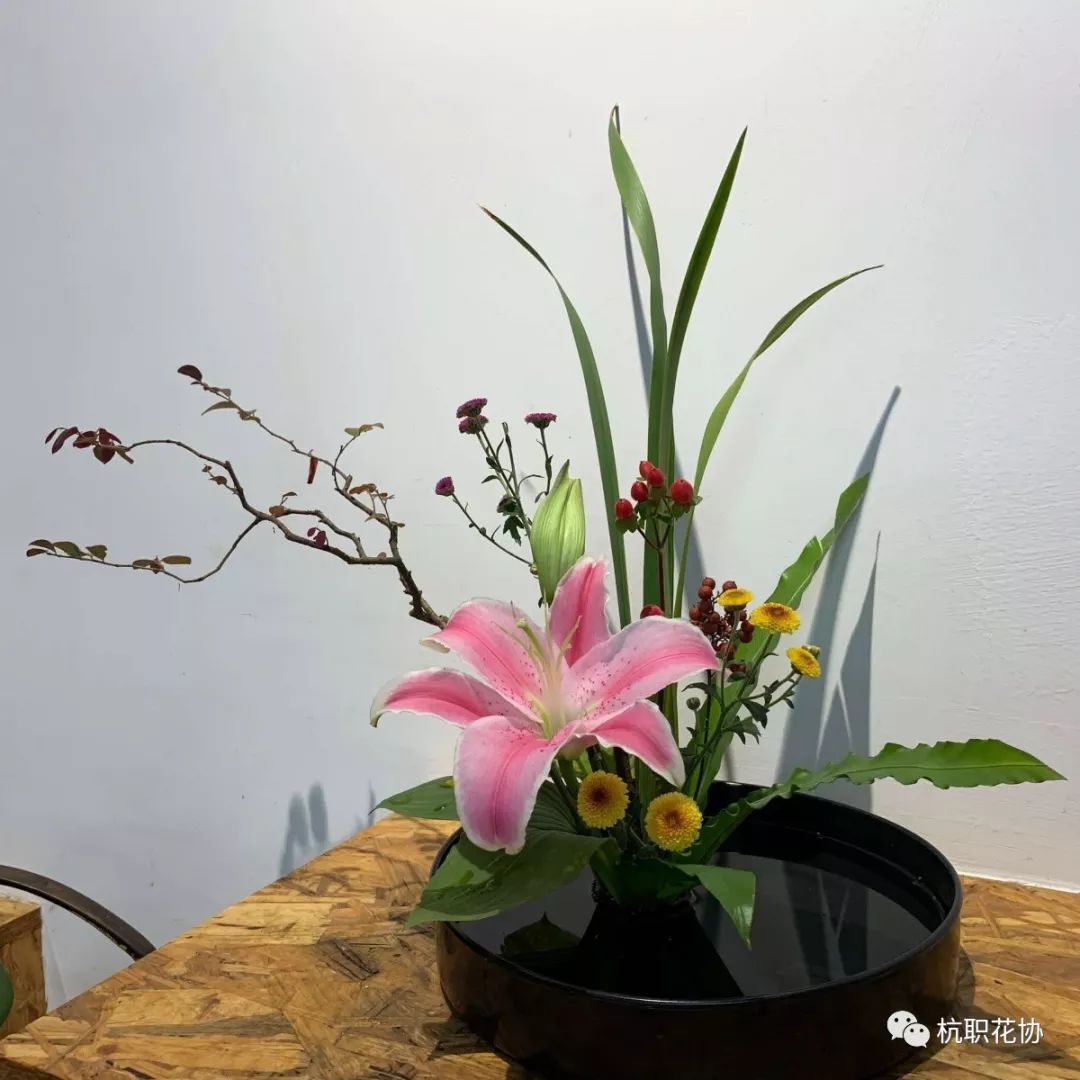 杭职花协古老的艺术中国传统插花