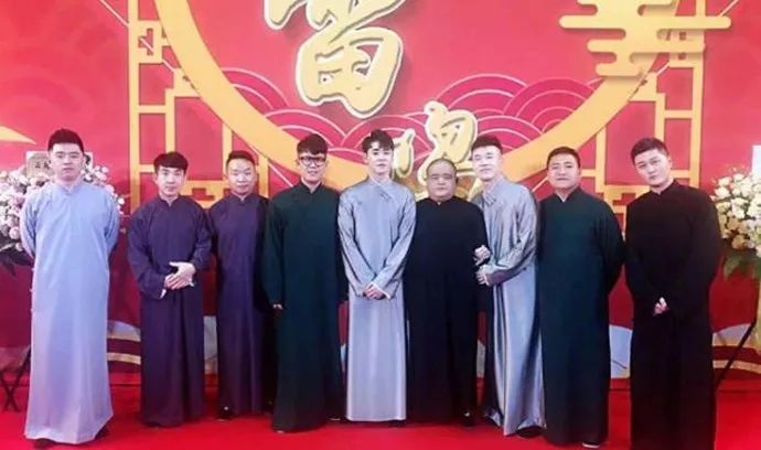 刘九儒频繁翻牌未成年女学生为减少影响德云社要求演员集体退群