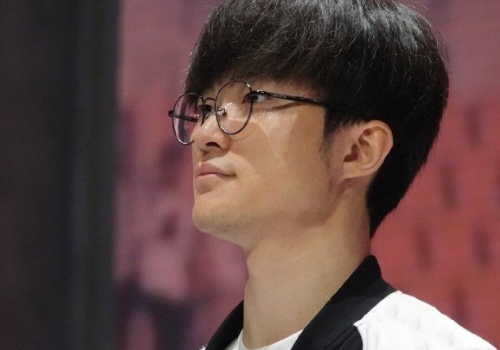 进入四强是什么态度?Faker回答自信满满,粉丝