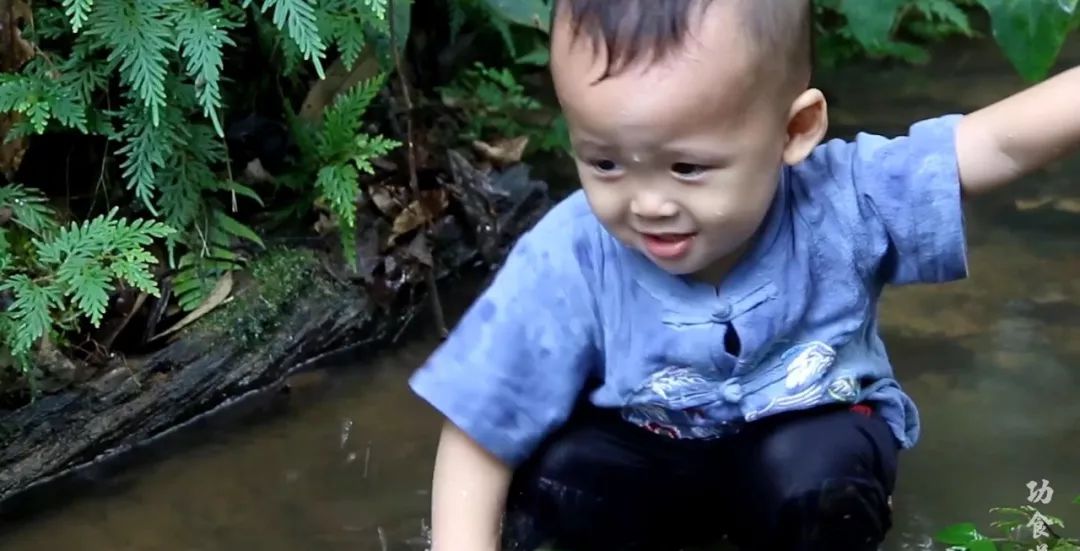 中国大爷油管500万点赞,惊呆老外:哇哦,这是什