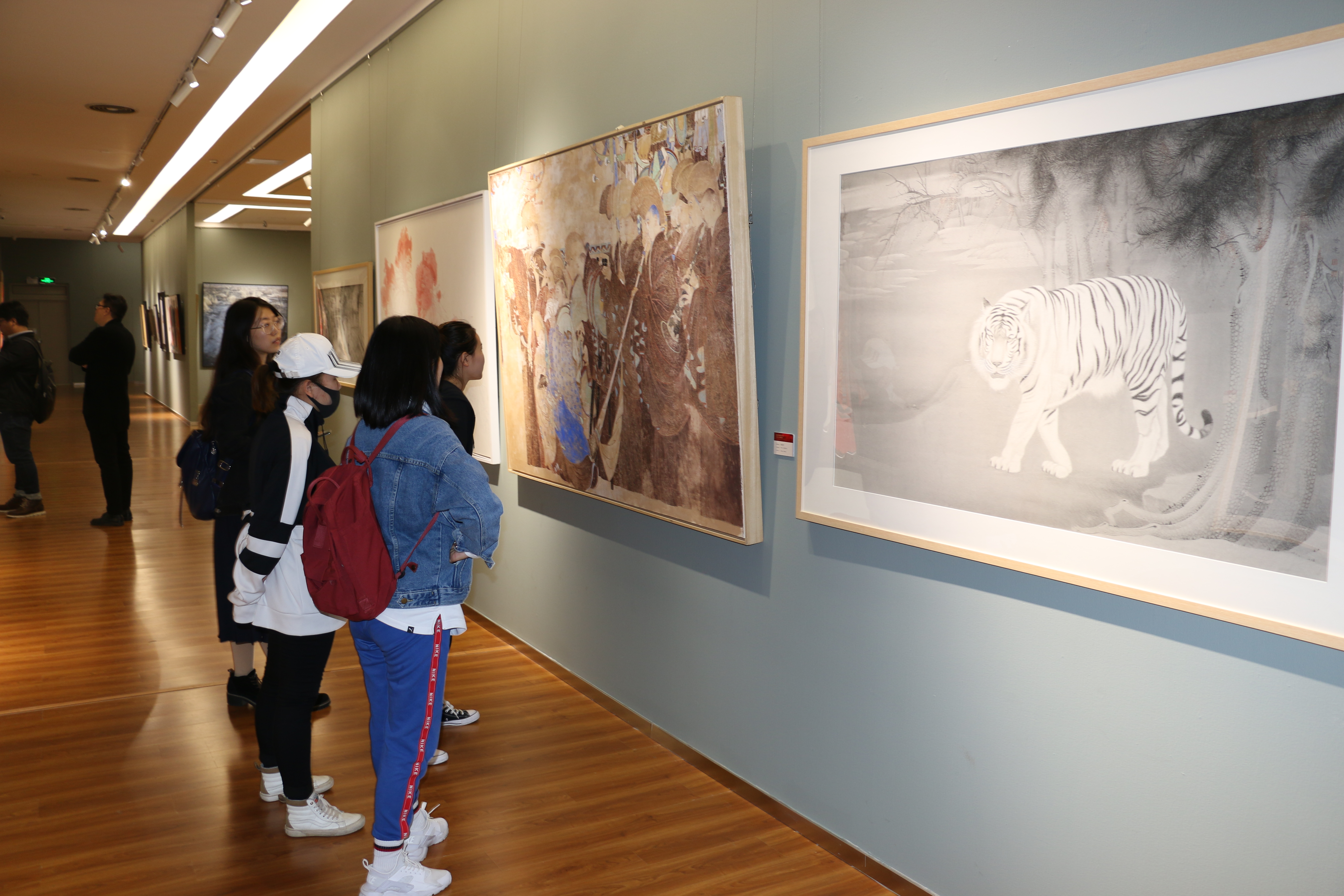 200余幅青年艺术作品在京展出，汇聚当代美术新势力