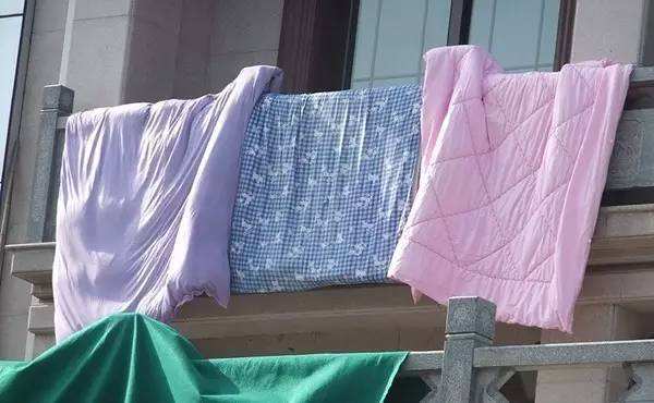 棉被怎么洗才能洗得干净 0d0211f6f2514e3193b6a7ecdae4cc76.jpeg