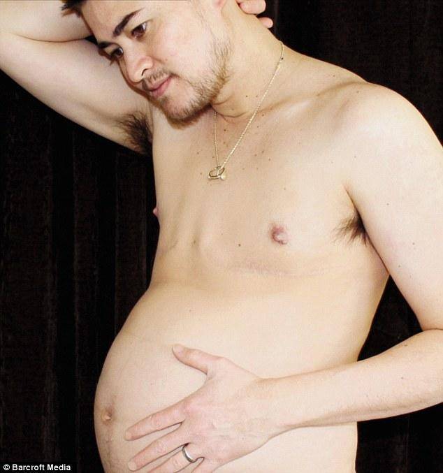 全世界第一个怀孕的男人，怀上三胞
