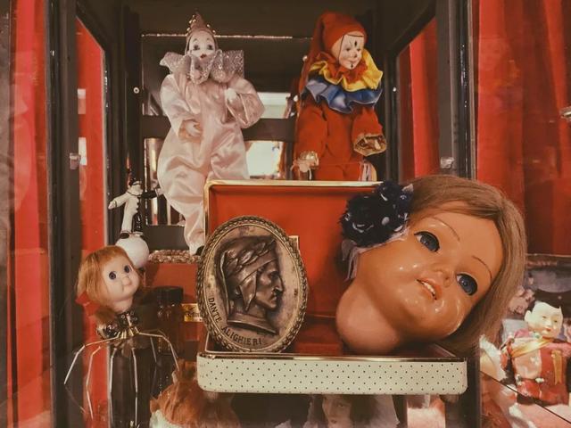我眼里没有,一开始觉得娃娃都是有灵魂的,就像电影里看到那种恐怖娃娃