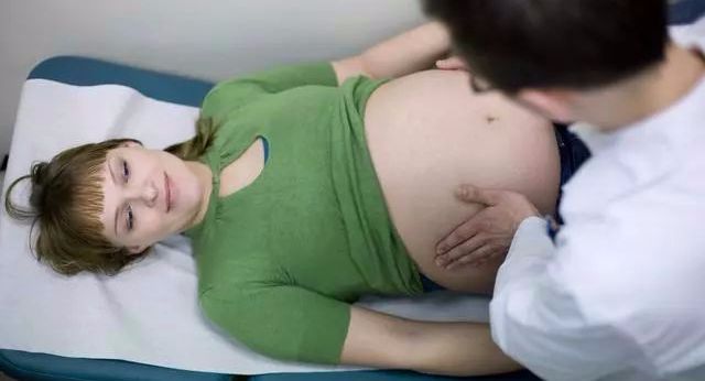 B超检查是男孩最后生下女儿，刚出产