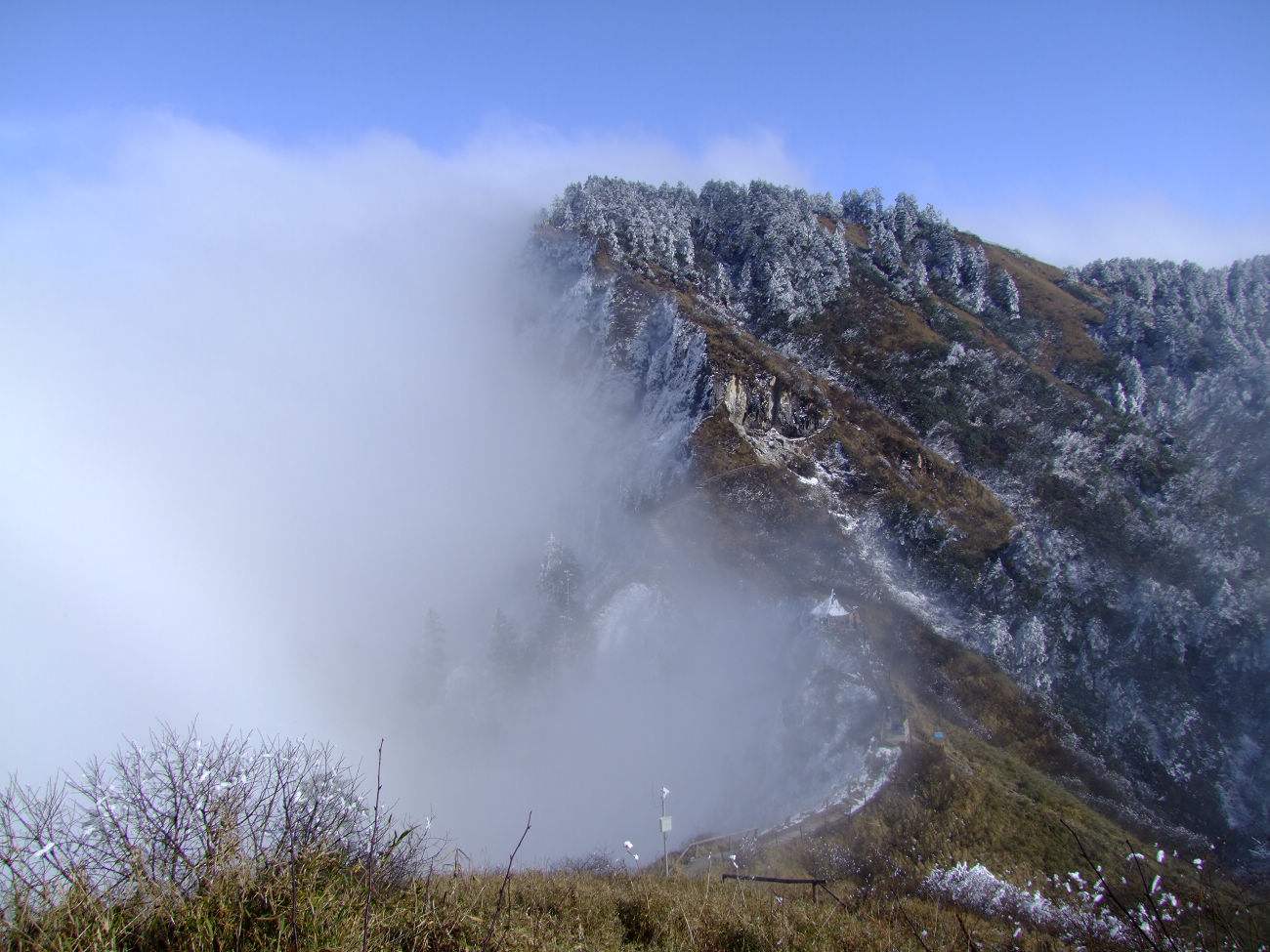 西岭雪山人均消费_西岭雪山(2)
