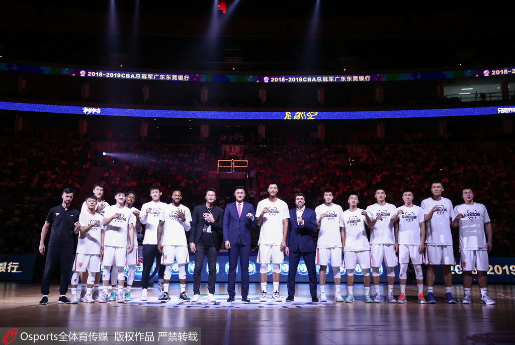 2019-2020赛季cba联赛第1轮:广东宏远vs辽宁飞豹 总冠军戒指颁奖仪式