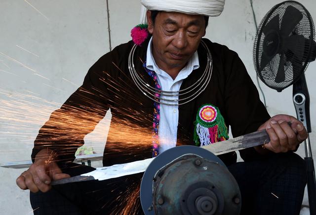 史迪威服过谁的刀？阿昌族户撒刀，600年前就已削铁如泥名震四方