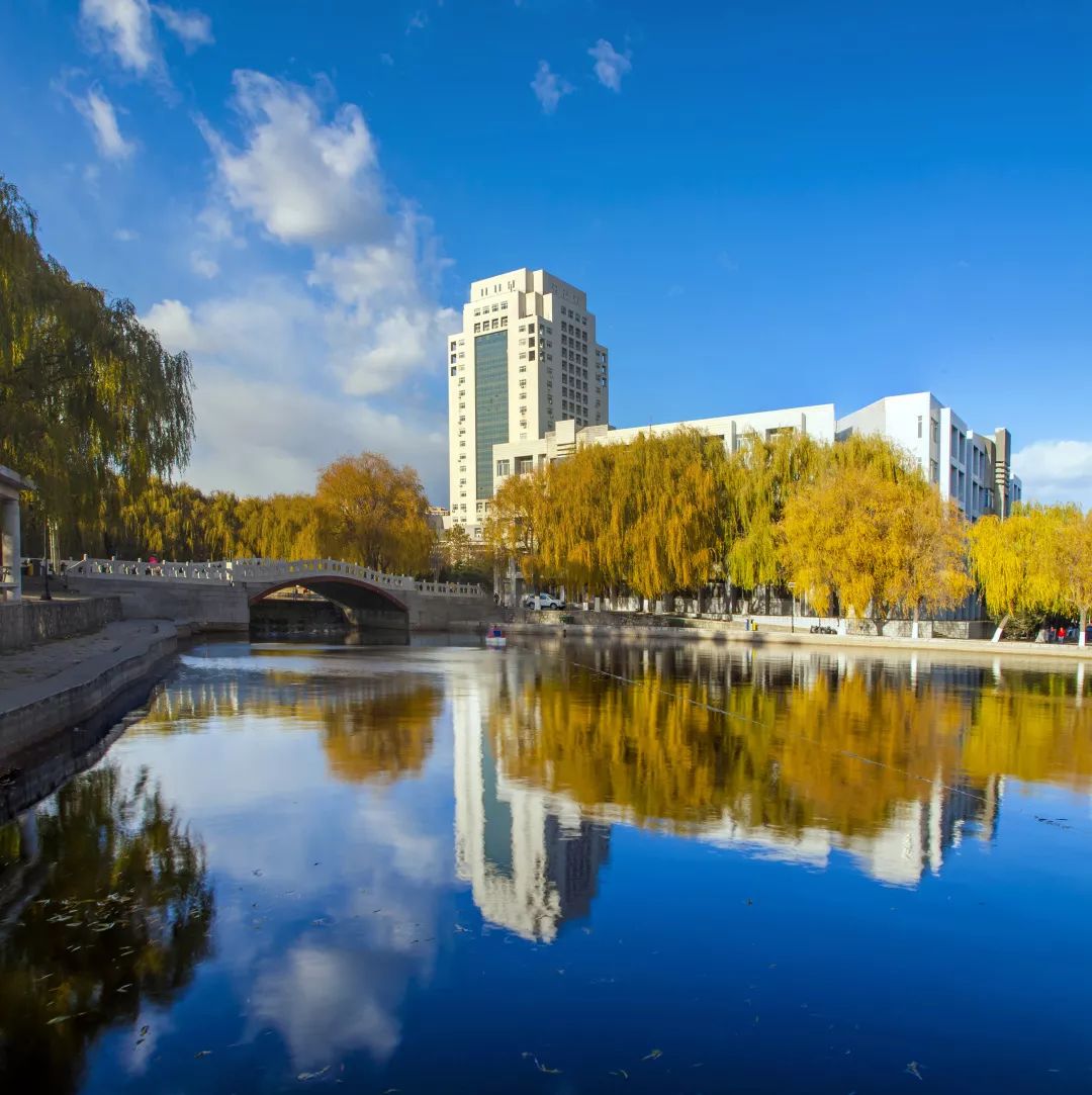 校园壁纸 秋日燕大 美的可以做成壁纸 燕园